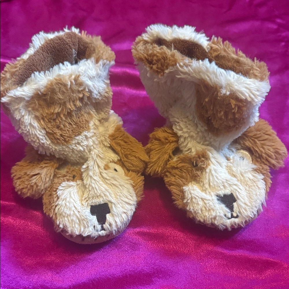 little blue house Adorable Dog Plush toddler slippers Booties size 6-8